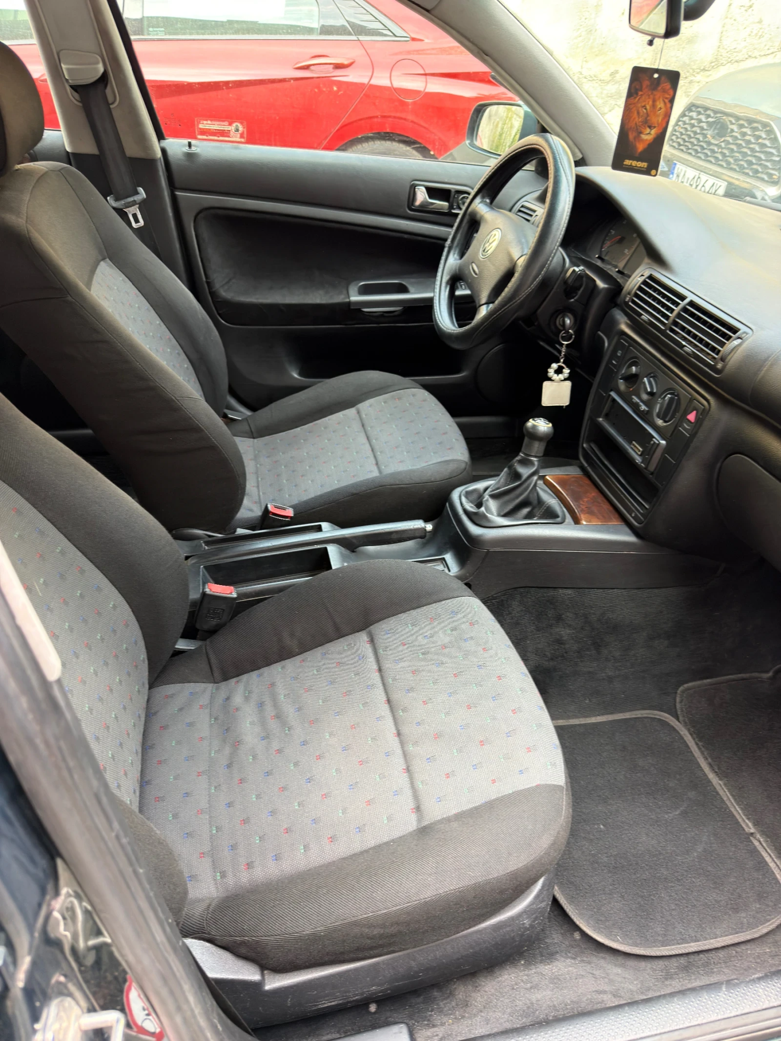 VW Passat 1.9 Tdi 110 , снимка 10 - Автомобили и джипове - 56228069