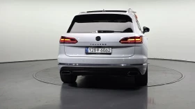 VW Touareg 3.0 TDI Prestige DisiTronic* Panorama * Обдухване  | Auto.bg — изображение 4