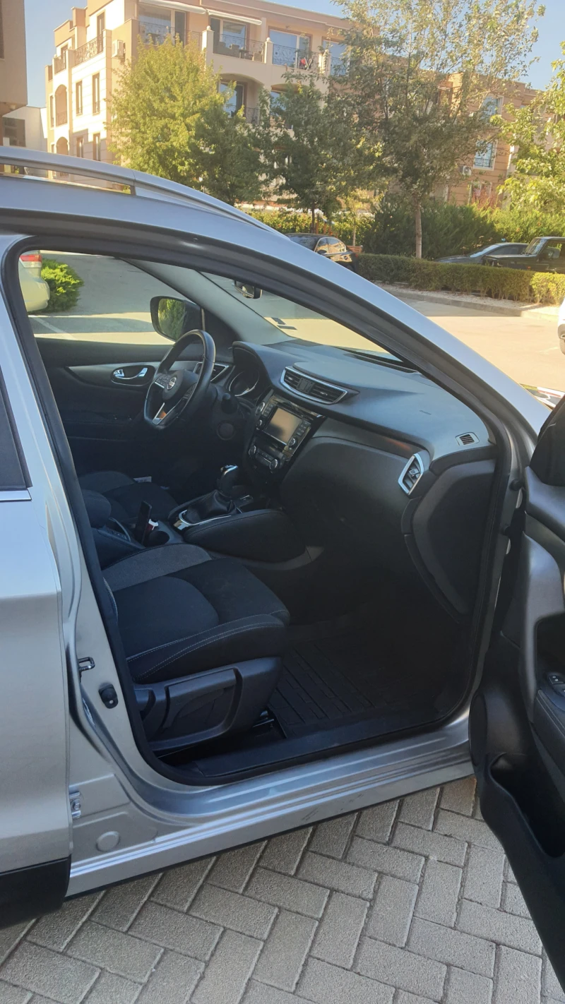 Nissan Qashqai, снимка 8 - Автомобили и джипове - 52538626