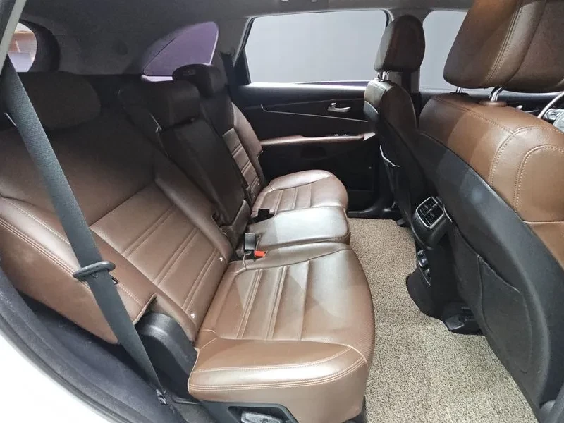 Kia Sorento 2.2 CRDI 4WD, снимка 12 - Автомобили и джипове - 54265432