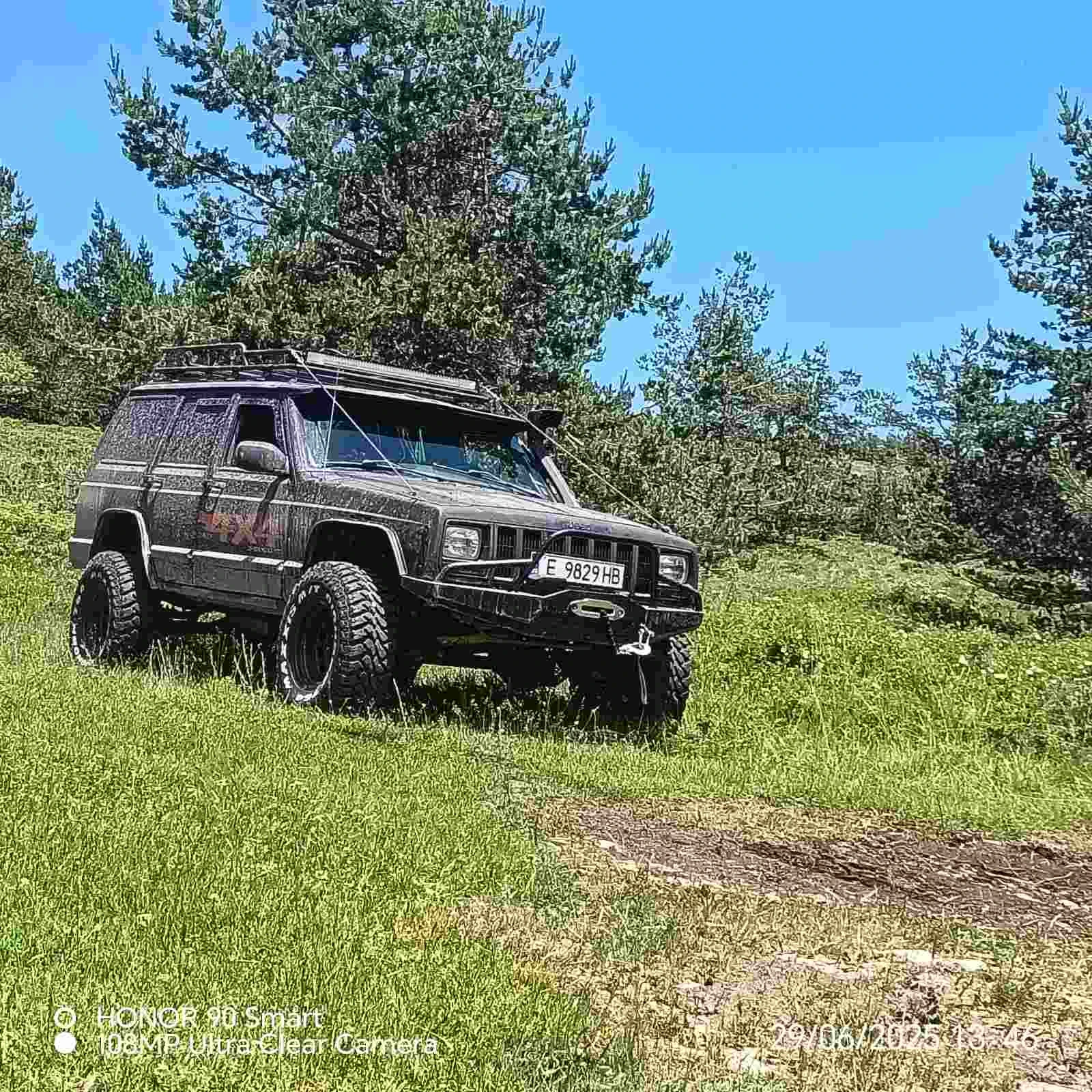 Jeep Cherokee  - изображение 9