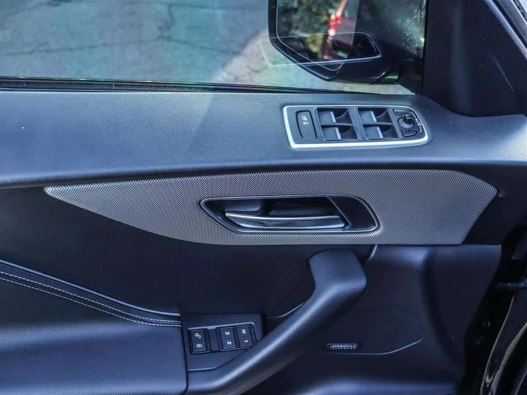 Jaguar F-PACE * S | AWD | SUPERCHARGED | PANO ROOF | MERIDIAN |  - изображение 6