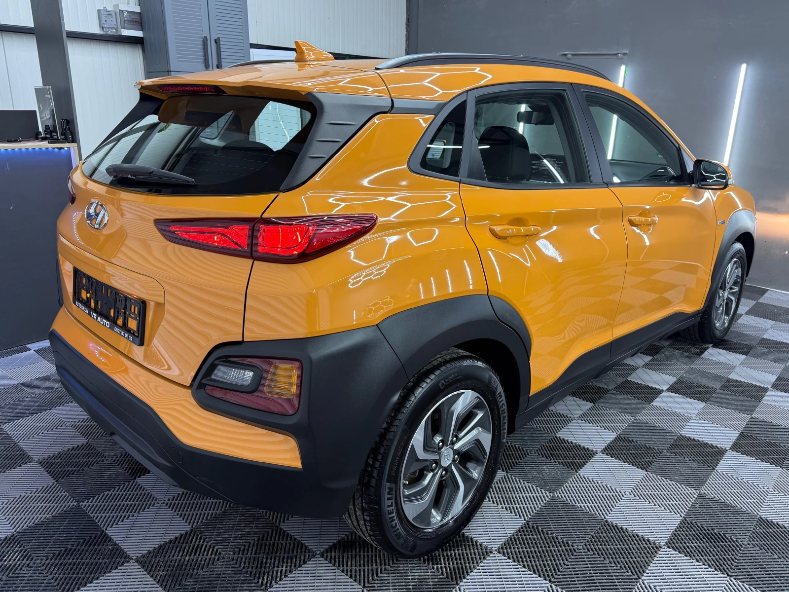 Hyundai Kona 1.6i HIBRYD AUTOMATIC, снимка 4 - Автомобили и джипове - 54408274