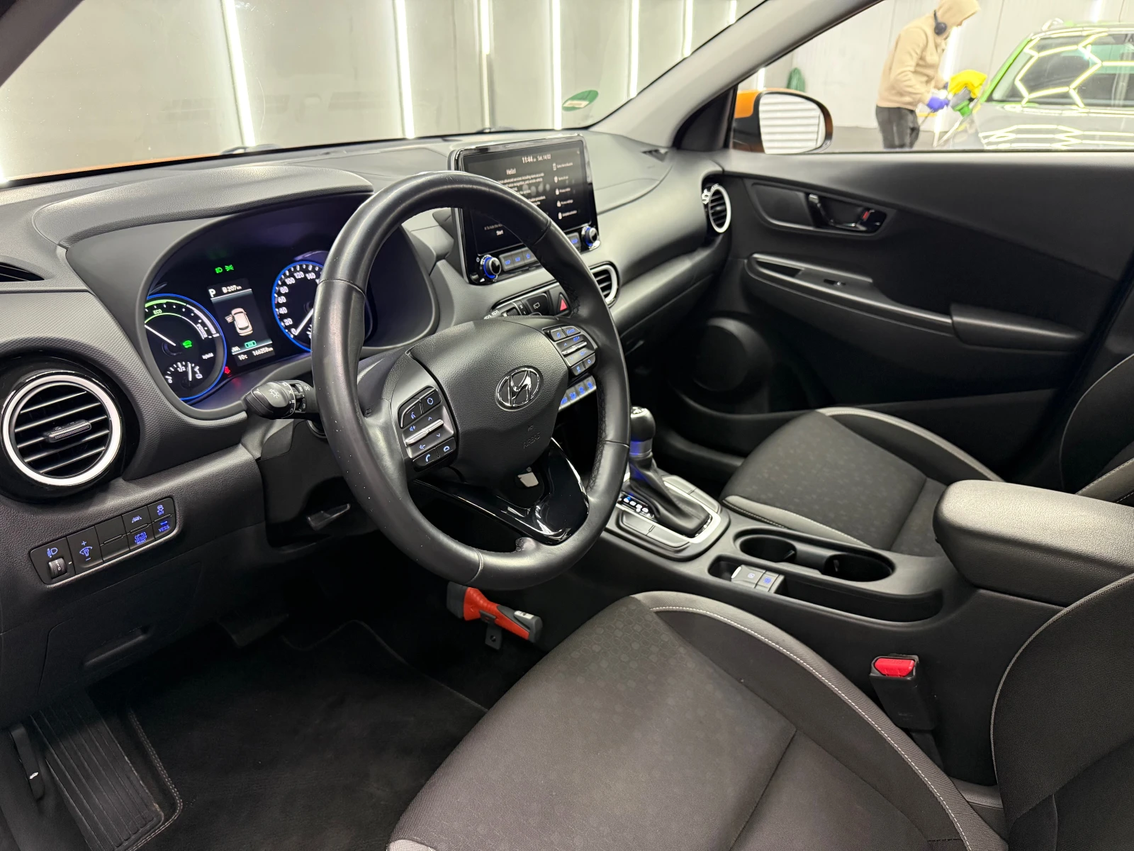 Hyundai Kona 1.6i HIBRYD AUTOMATIC, снимка 5 - Автомобили и джипове - 54408274