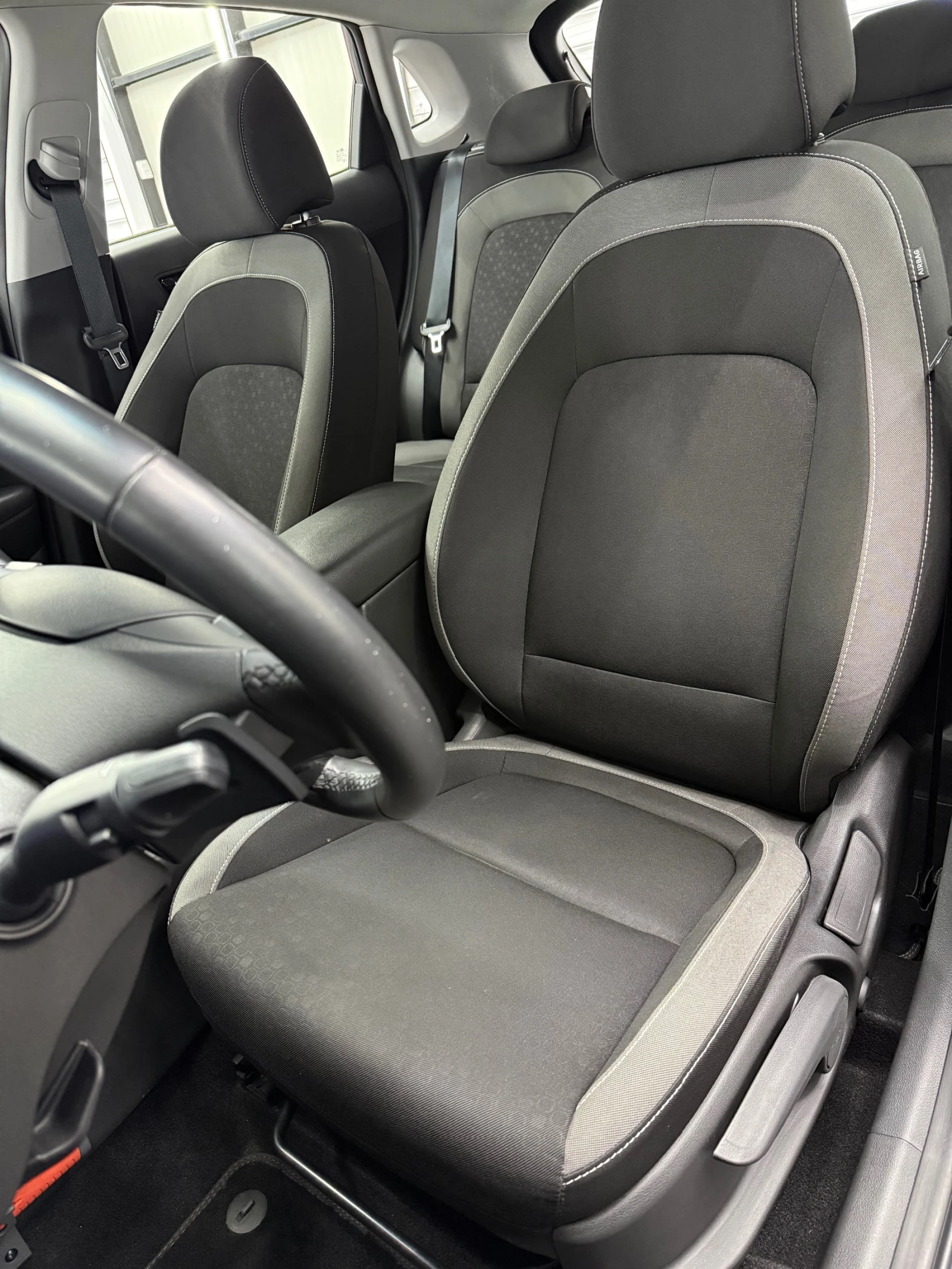 Hyundai Kona 1.6i HIBRYD AUTOMATIC, снимка 6 - Автомобили и джипове - 54408274