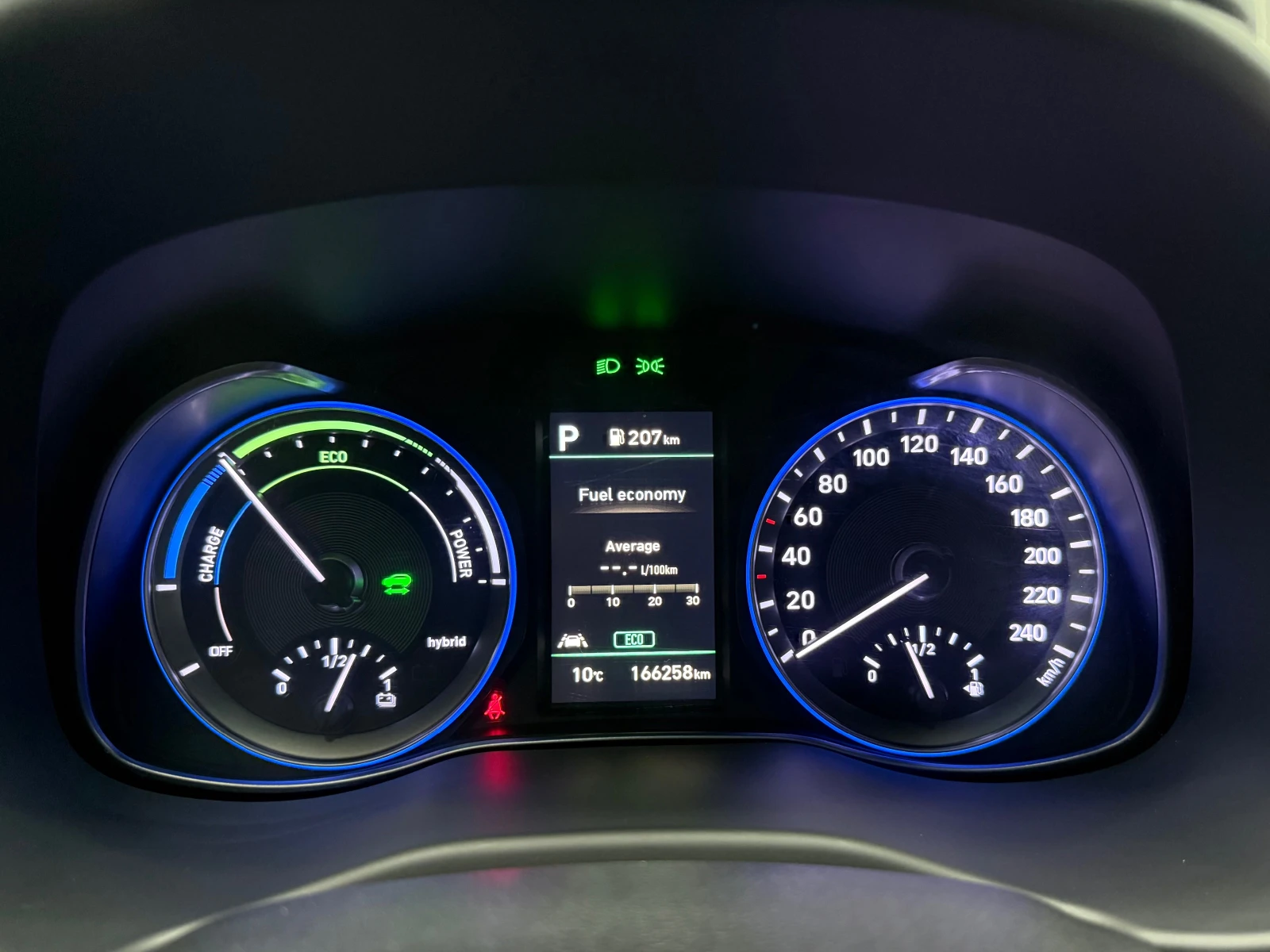 Hyundai Kona 1.6i HIBRYD AUTOMATIC, снимка 12 - Автомобили и джипове - 54408274