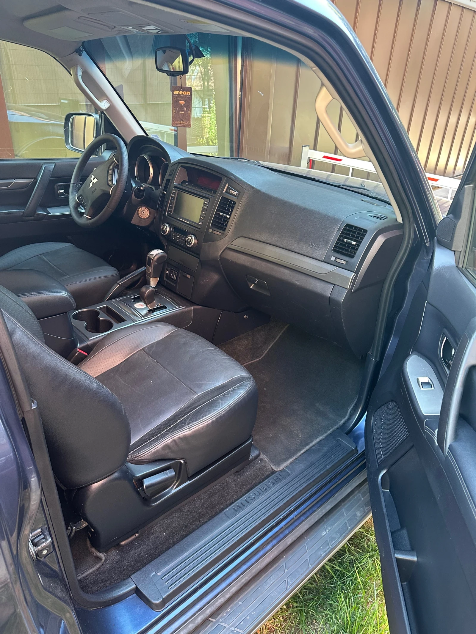 Mitsubishi Pajero, снимка 6 - Автомобили и джипове - 54771044