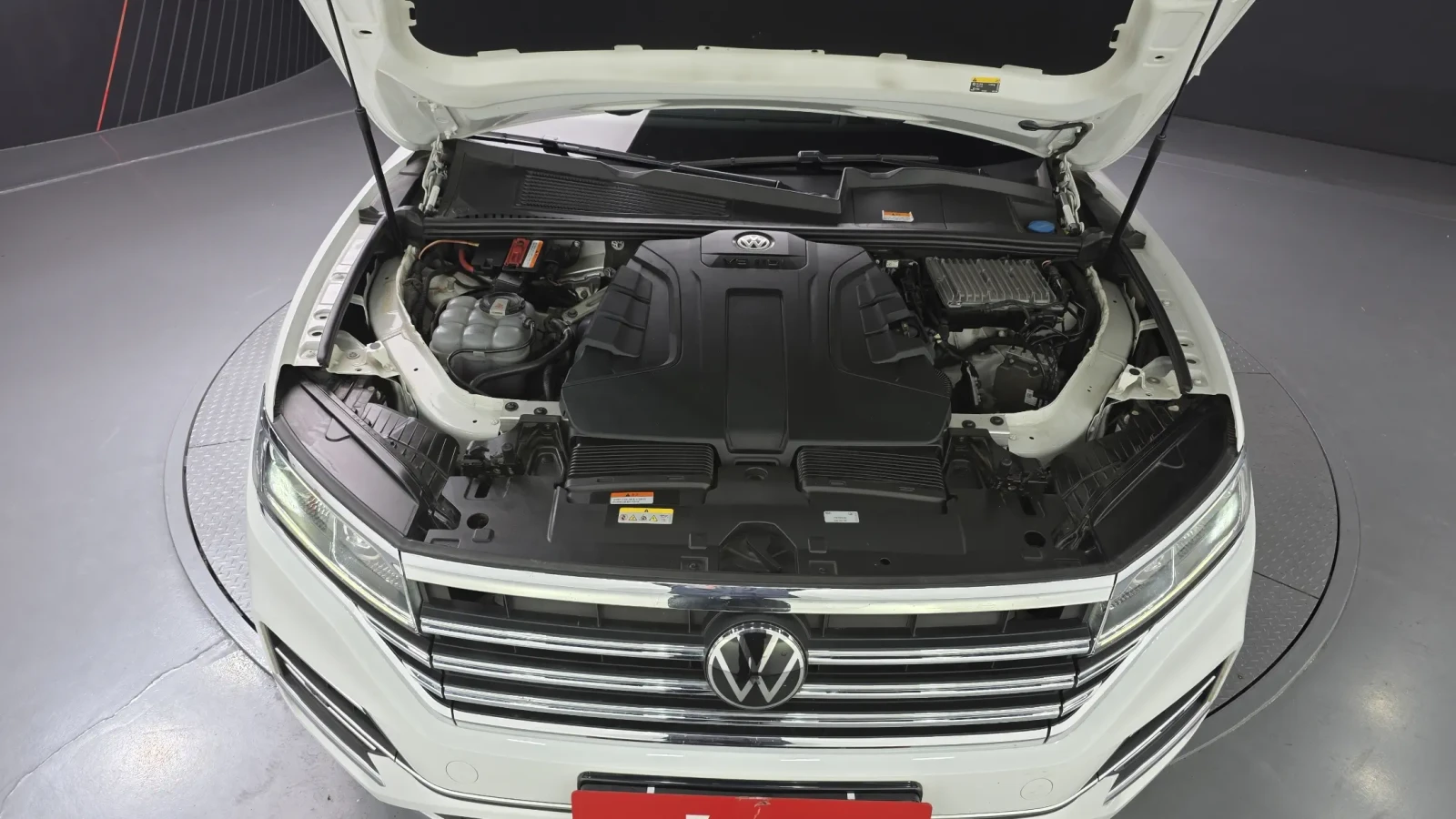 VW Touareg 3.0 TDI Prestige DisiTronic* Panorama * Обдухване , снимка 5 - Автомобили и джипове - 54913481