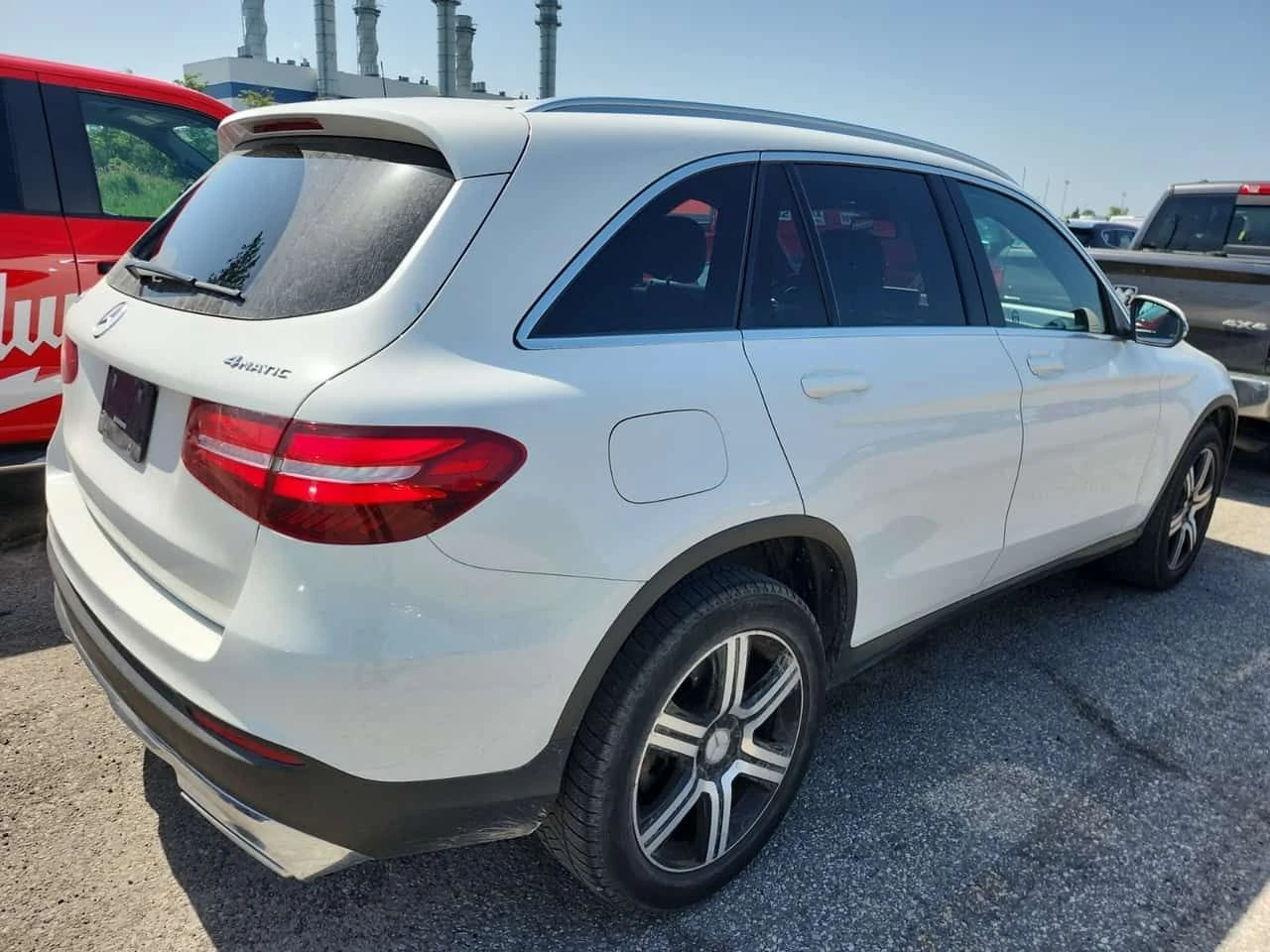 Mercedes-Benz GLC 300 * CARFAX * ПЕРФЕКТНО СЕРВИЗИРАНА * АВТОКРЕДИТ * , снимка 3 - Автомобили и джипове - 55190622
