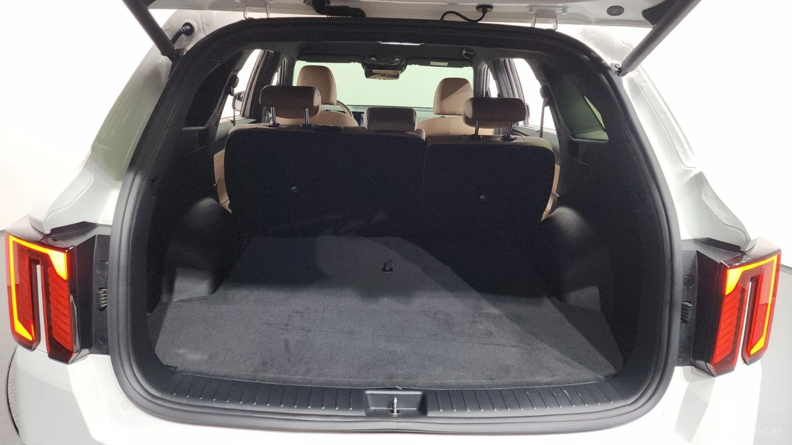 Kia Sorento GRAVITY* 4x4* 360* HUD* DISTRO* LANE* ОБДУХ, снимка 16 - Автомобили и джипове - 55445504