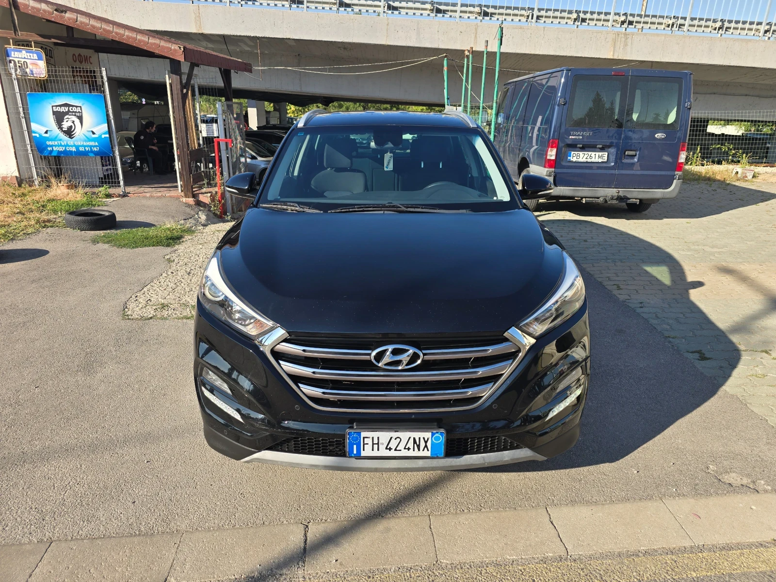 Hyundai Tucson 1.7 перфектен, снимка 2 - Автомобили и джипове - 55715336