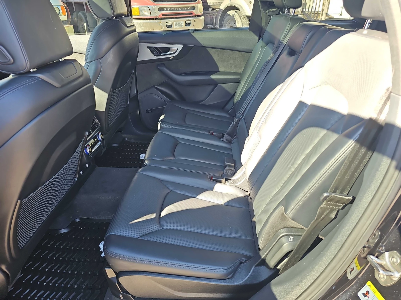 Audi Q7 TECHNIK AWD * КРАЙНА ЦЕНА* FULL EXTRAS, снимка 11 - Автомобили и джипове - 56641574