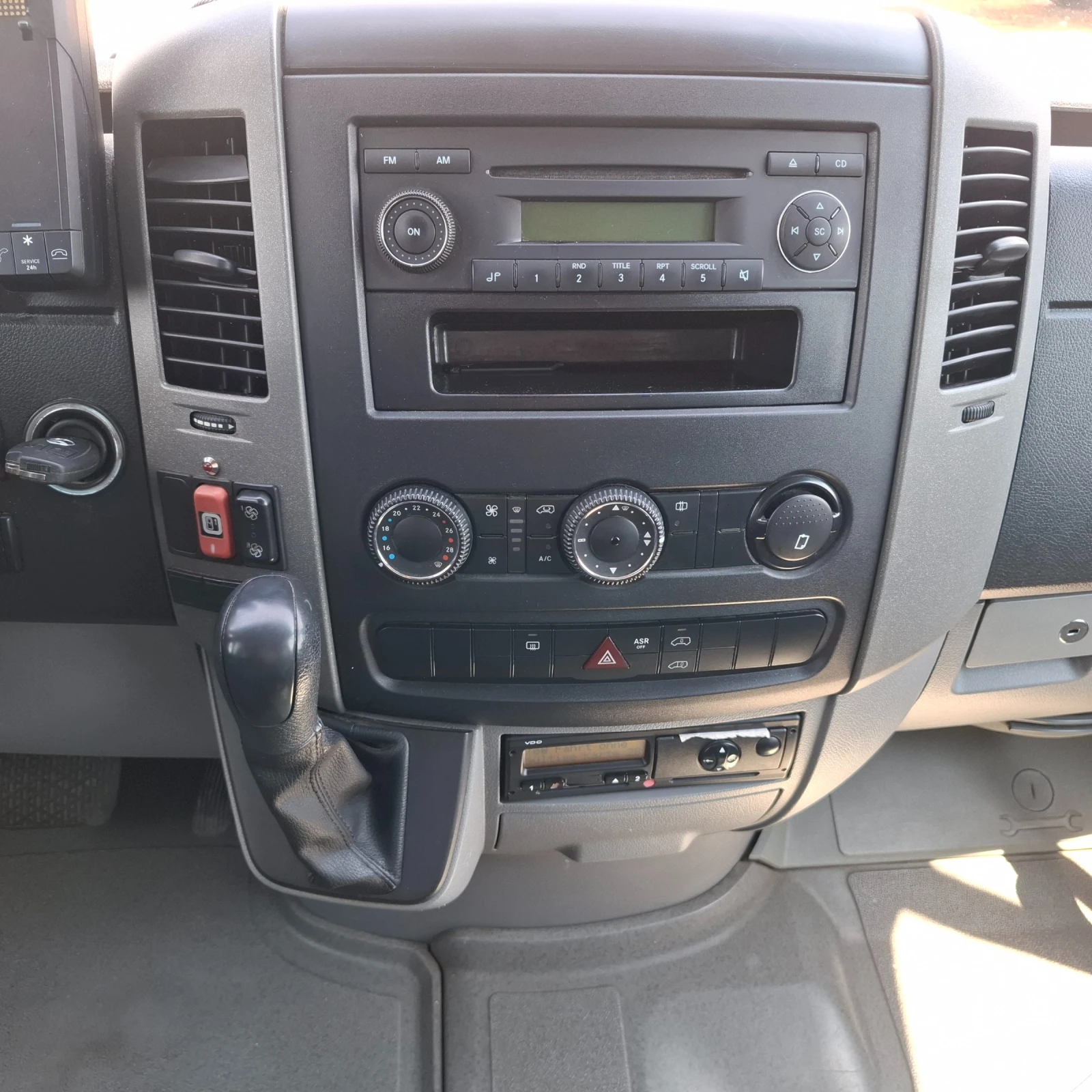 Mercedes-Benz Sprinter 516 Германия EURO5 КЛИМАТИК 23 МЕСТЕН, снимка 15 - Бусове и автобуси - 54370791