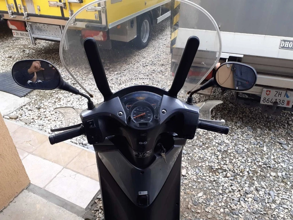 Honda Sh 125i ШВЕЙЦАРИЯ, снимка 8 - Мотоциклети и мототехника - 54555681