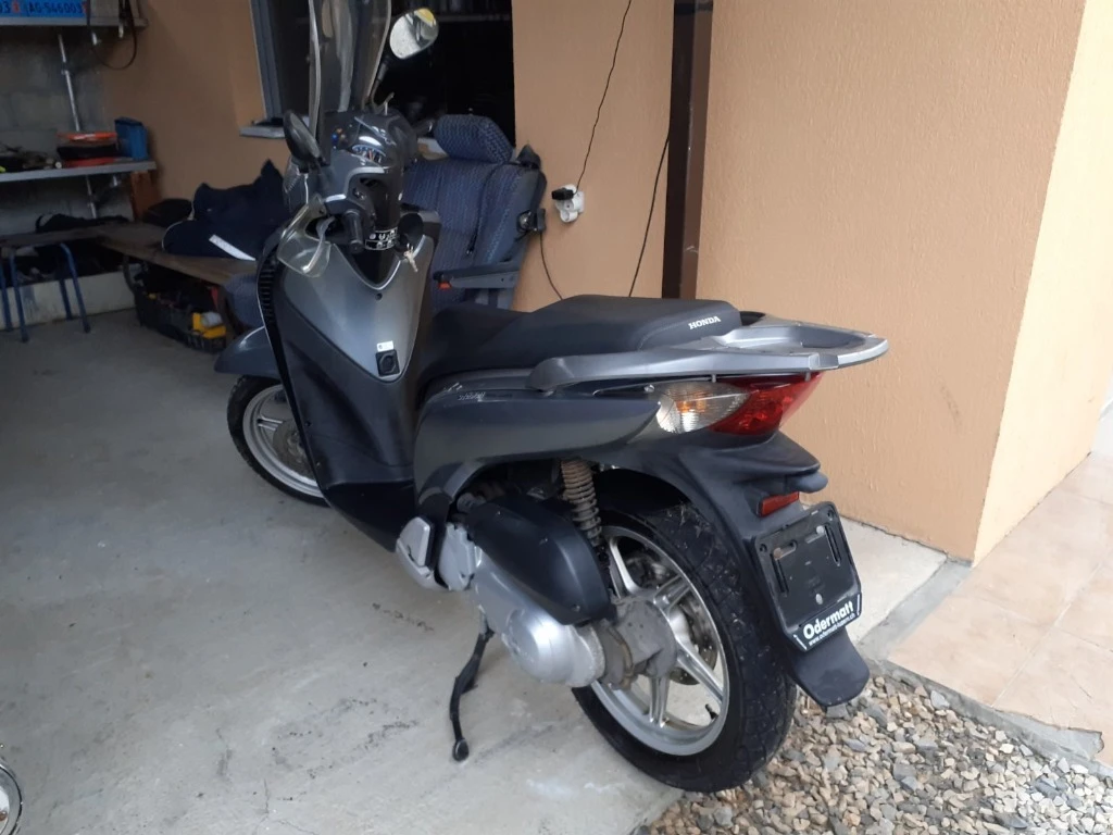 Honda Sh 125i ШВЕЙЦАРИЯ, снимка 7 - Мотоциклети и мототехника - 54555681