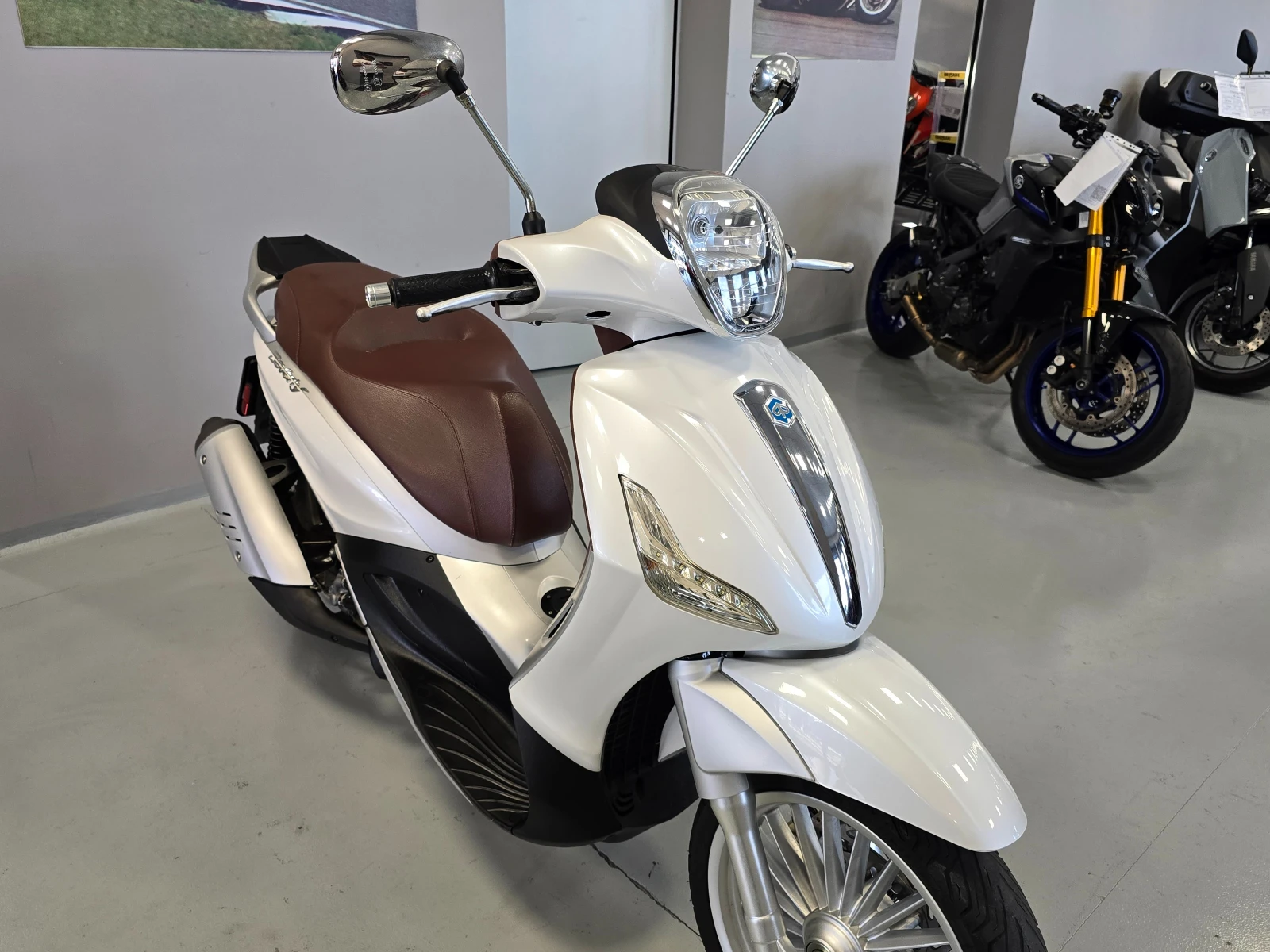 Piaggio Beverly 300ie, ABS-ASR, 25800��. | Mobile.bg � ����������� 9