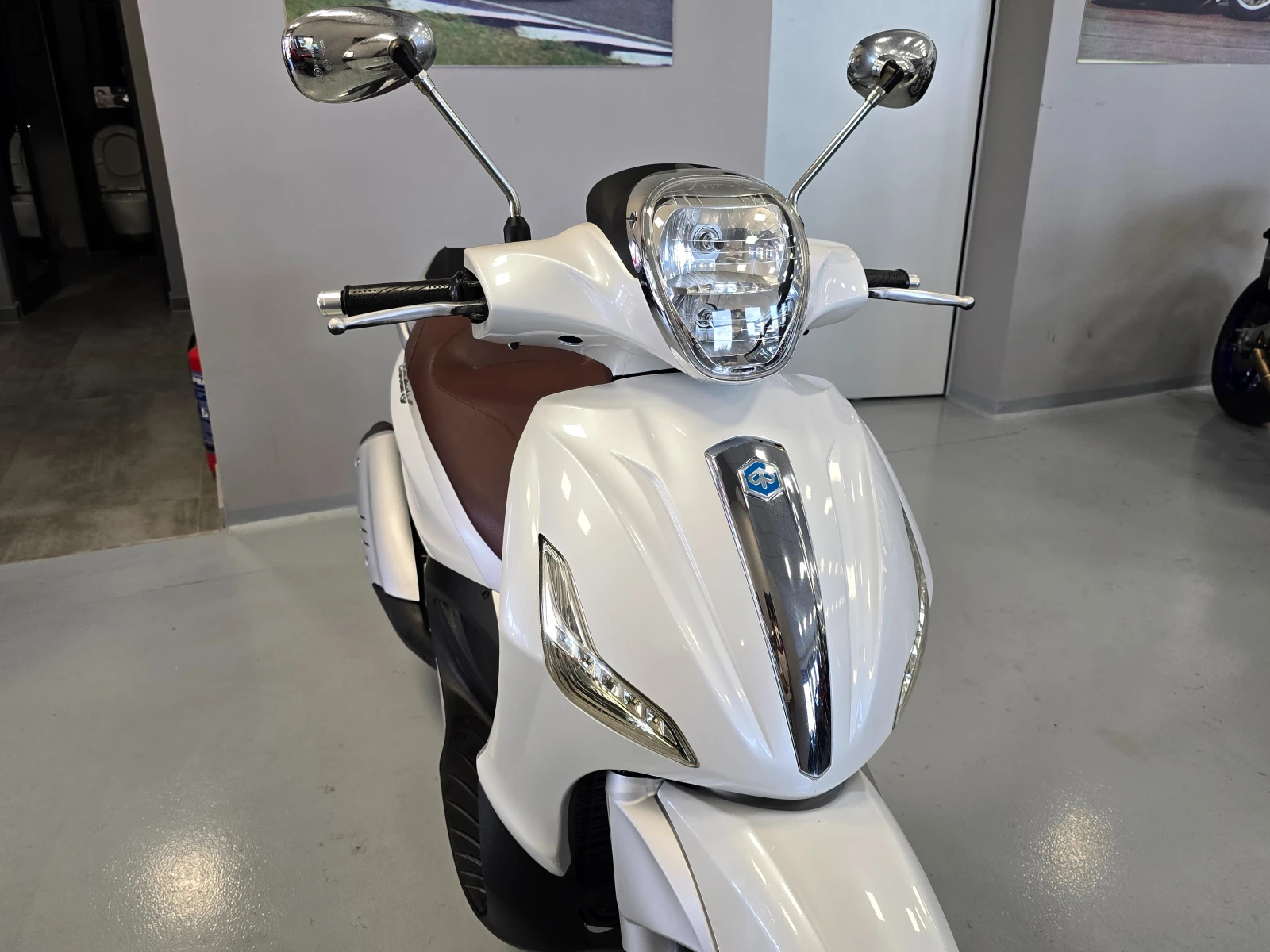 Piaggio Beverly 300ie, ABS-ASR, 25800��. | Mobile.bg � ����������� 8