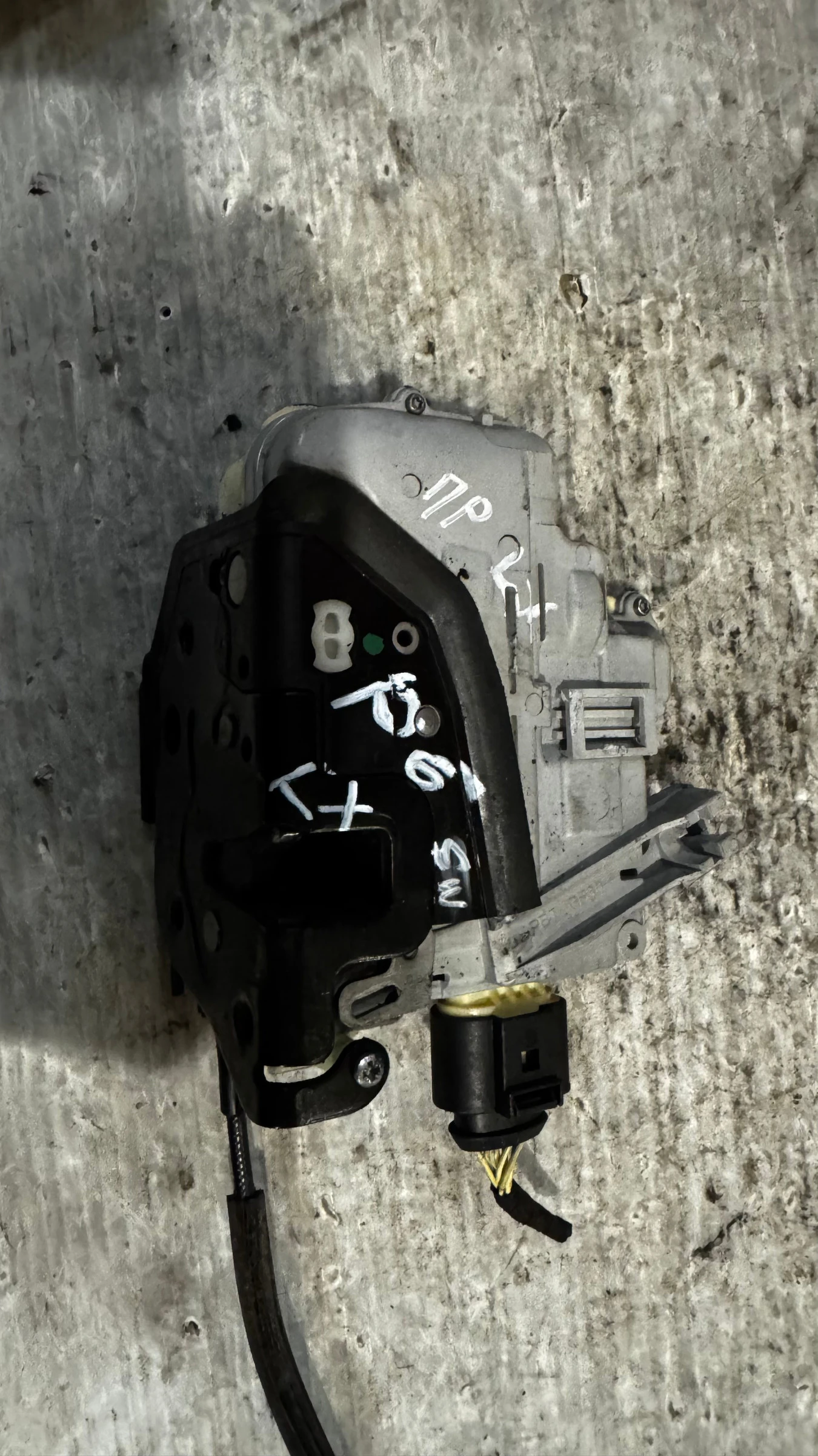 ����� �� ����� �� VW Passat - CZ3C1837015A | Mobile.bg � ����������� 2