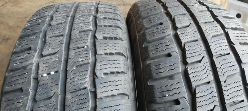 Гуми Зимни 205/65R15, снимка 1 - Гуми и джанти - 31257604