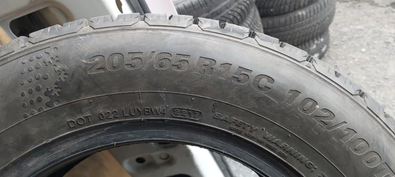 Гуми Зимни 205/65R15, снимка 7 - Гуми и джанти - 31257604