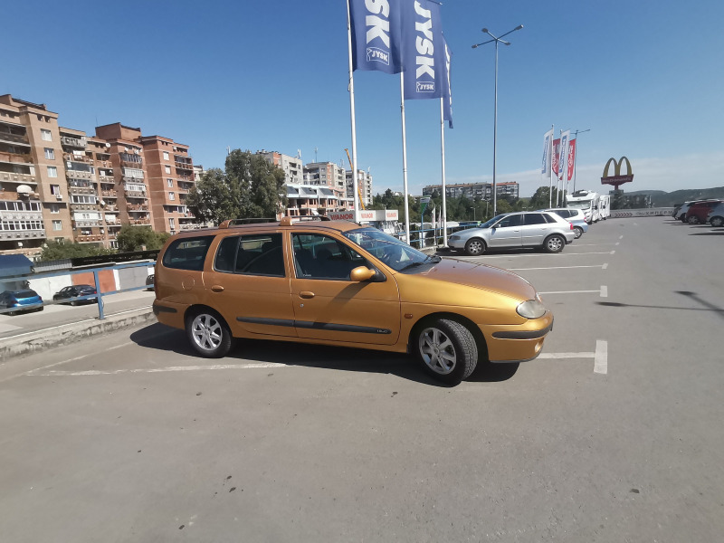 Renault Megane, снимка 4 - Автомобили и джипове - 46309672