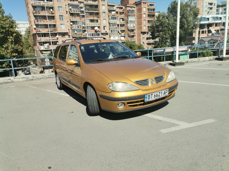 Renault Megane, снимка 1 - Автомобили и джипове - 46309672