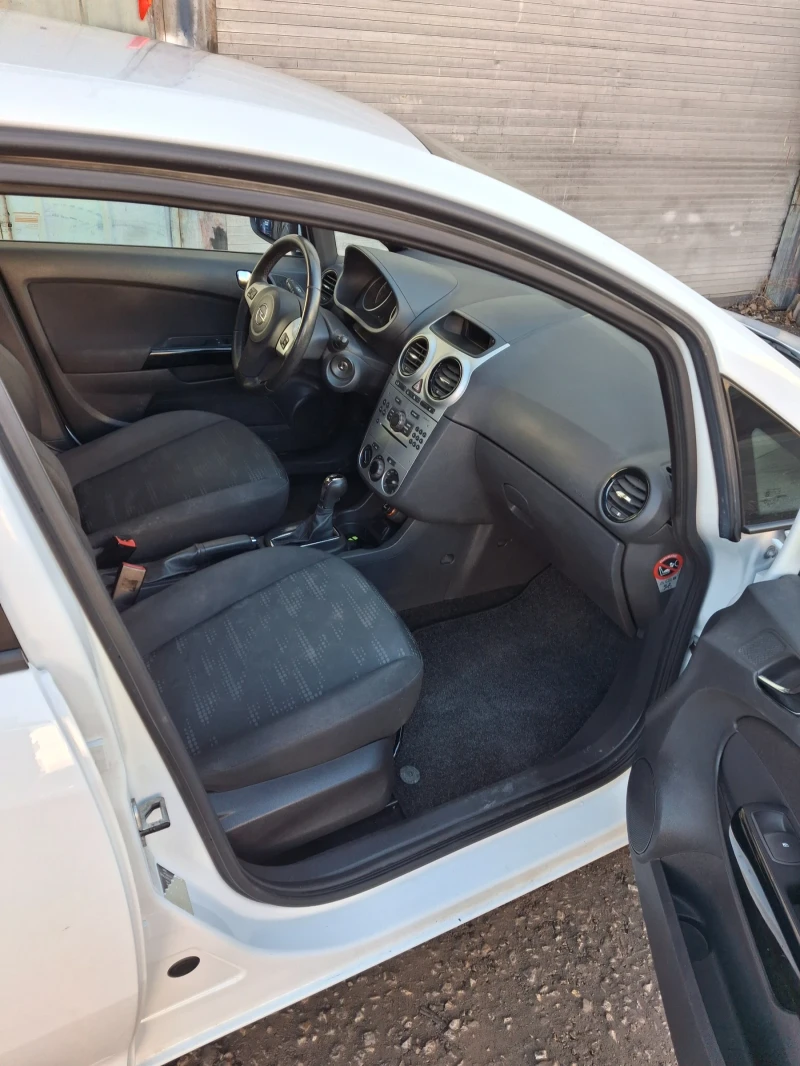 Opel Corsa, снимка 16 - Автомобили и джипове - 48617338