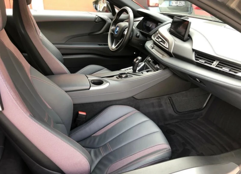 BMW i8 RED EDITION , снимка 10 - Автомобили и джипове - 51355792