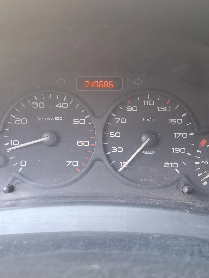 Citroen Berlingo, снимка 6 - Автомобили и джипове - 52880315