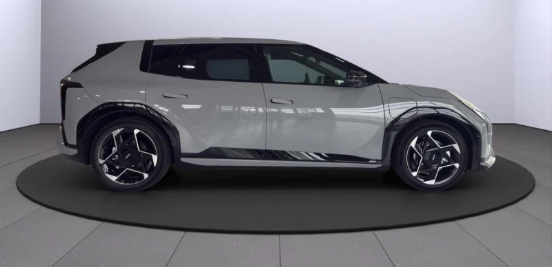 Kia EV9 EV4* GT* 81kW* H&K* HEAD-UP* KEYLESS* MEMORY* DIST, снимка 3 - Автомобили и джипове - 52526046