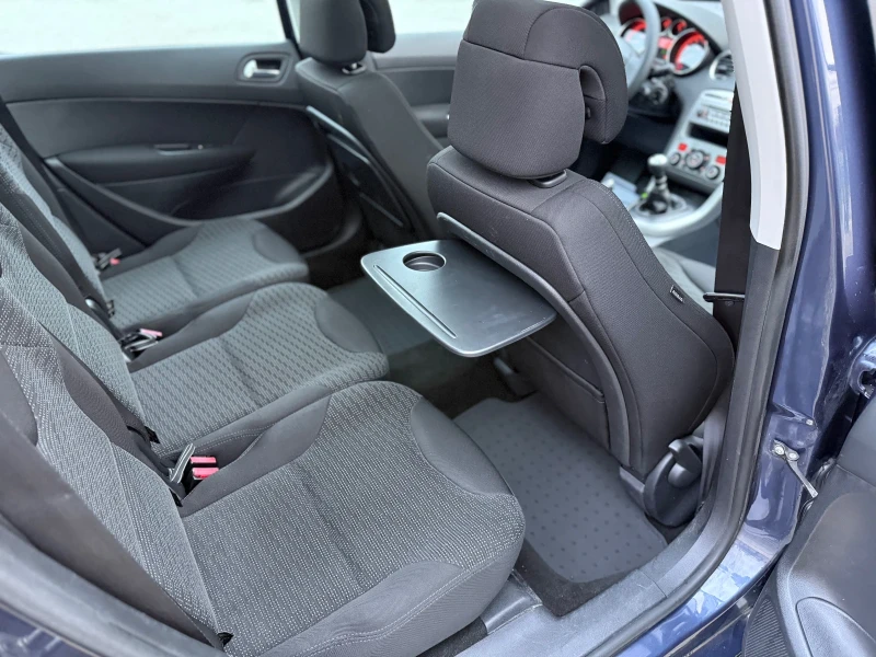 Peugeot 308 SW* 1.6HDI* 17 ДЖАНТИ* ПАНОРАМА* ПАРКТРОНИК, снимка 14 - Автомобили и джипове - 52695944