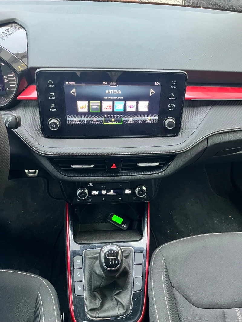 Skoda Fabia 1.0 TSI 6M Monte Carlo, снимка 8 - Автомобили и джипове - 53246592