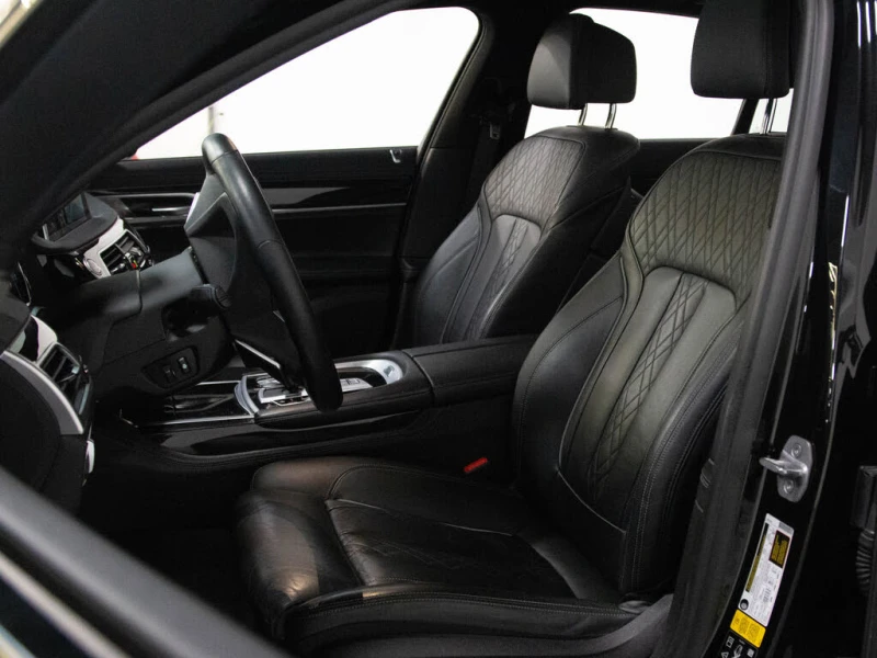 BMW 750 xDrive AWD * CARFAX * АвтоКредит* (ЦЕНА ДО БГ), снимка 8 - Автомобили и джипове - 53541247