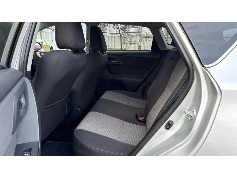 Toyota Auris 1.6P VVT-i LUNA, снимка 11 - Автомобили и джипове - 53887857