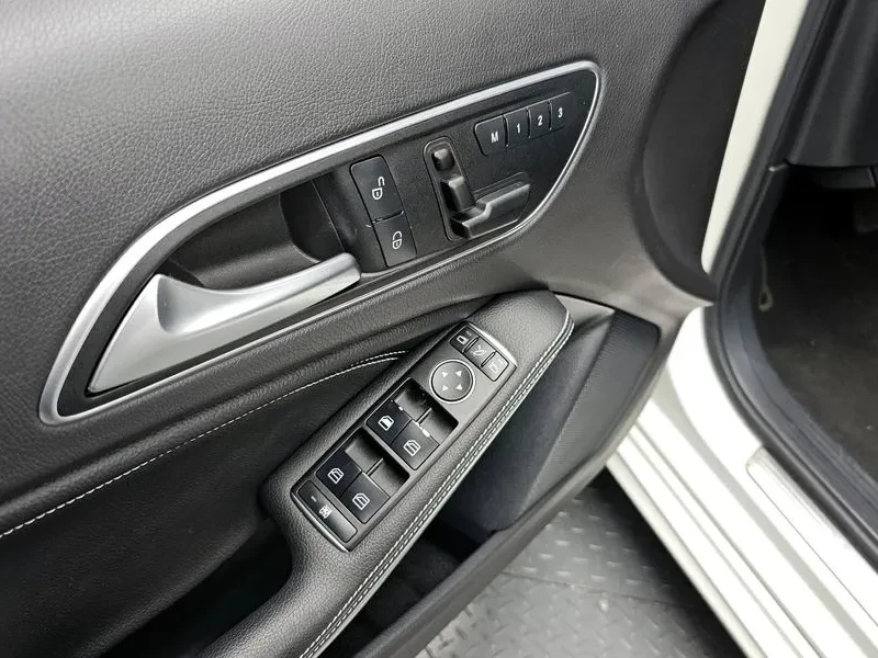 Mercedes-Benz A 200 2.0, снимка 17 - Автомобили и джипове - 54279061