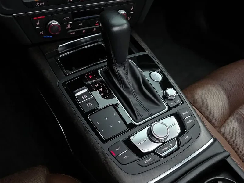 Audi A6 2.0 TDI Quattro, снимка 9 - Автомобили и джипове - 54561238