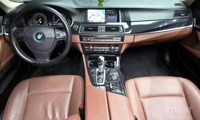 BMW 520 D * 360 КАМЕРА * HEAD UP * ШИБИДАХ * , снимка 4 - Автомобили и джипове - 55409061