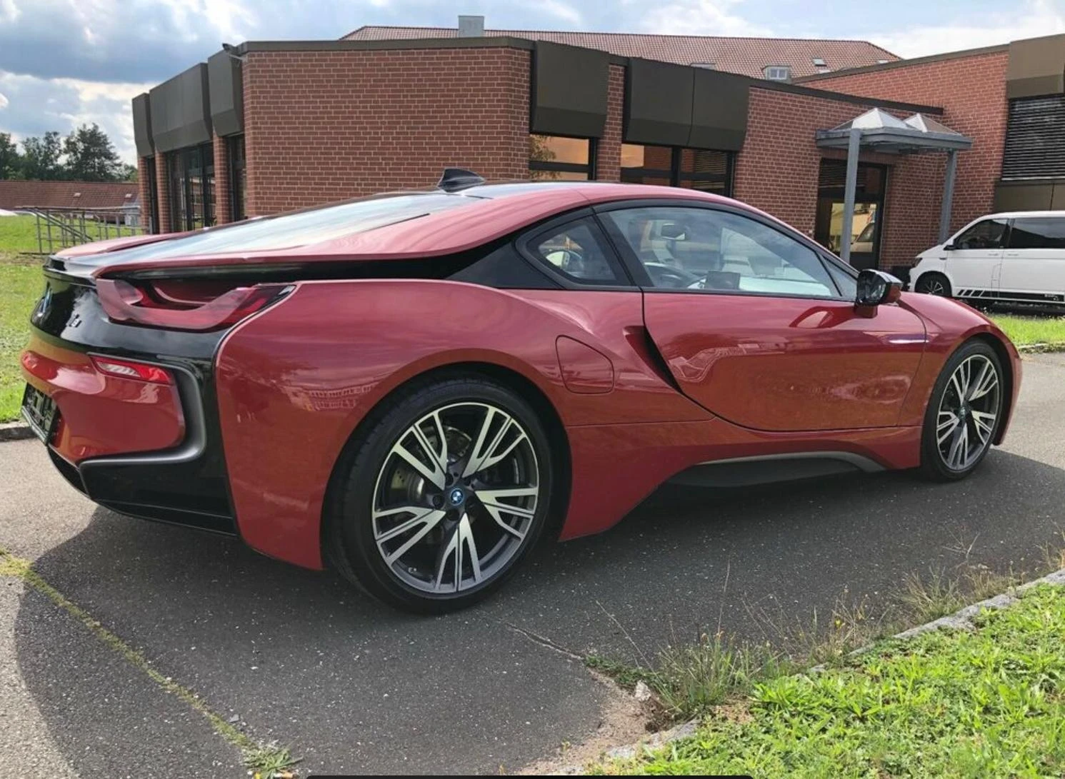 BMW i8 RED EDITION  - изображение 5