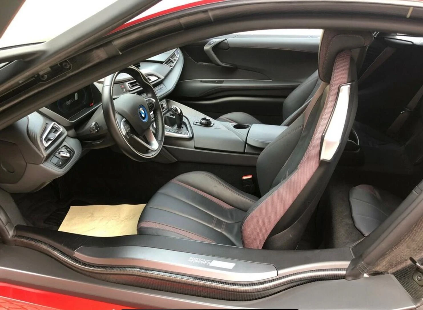 BMW i8 RED EDITION  - изображение 7