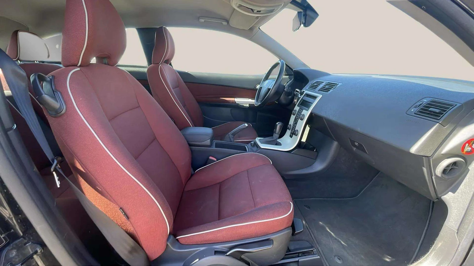 Volvo C30 1.6i - изображение 9