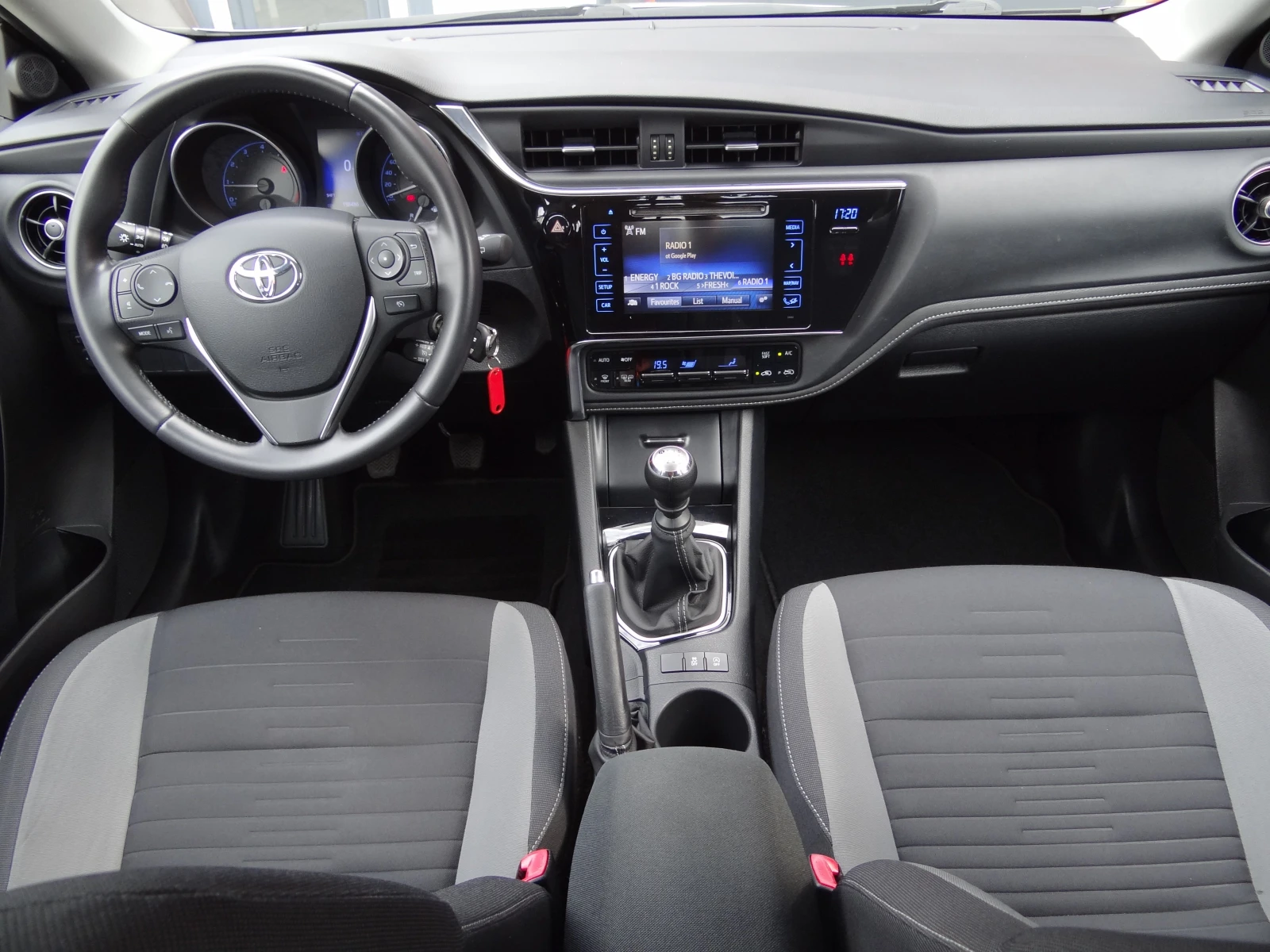 Toyota Auris 1.2i-D4 Turbo /Камера /Климатроник/Euro-6W/ - изображение 9