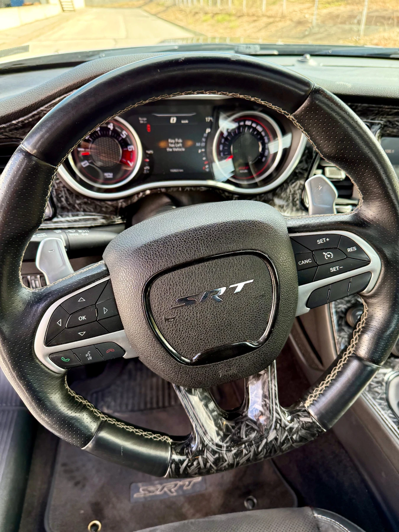 Dodge Challenger SRT - изображение 10