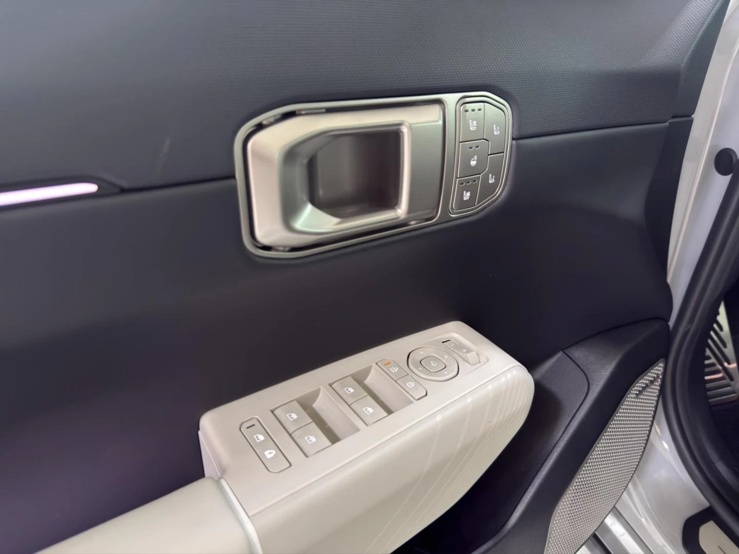 Kia EV9 EV4* GT* 81kW* H&K* HEAD-UP* KEYLESS* MEMORY* DIST - изображение 7