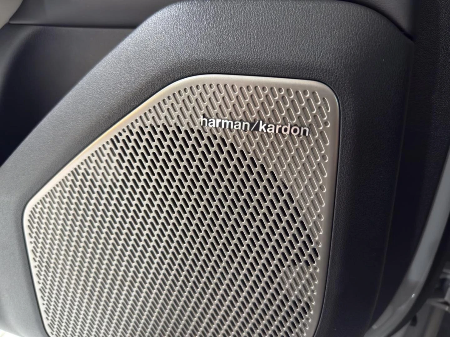 Kia EV9 EV4* GT* 81kW* H&K* HEAD-UP* KEYLESS* MEMORY* DIST - изображение 10