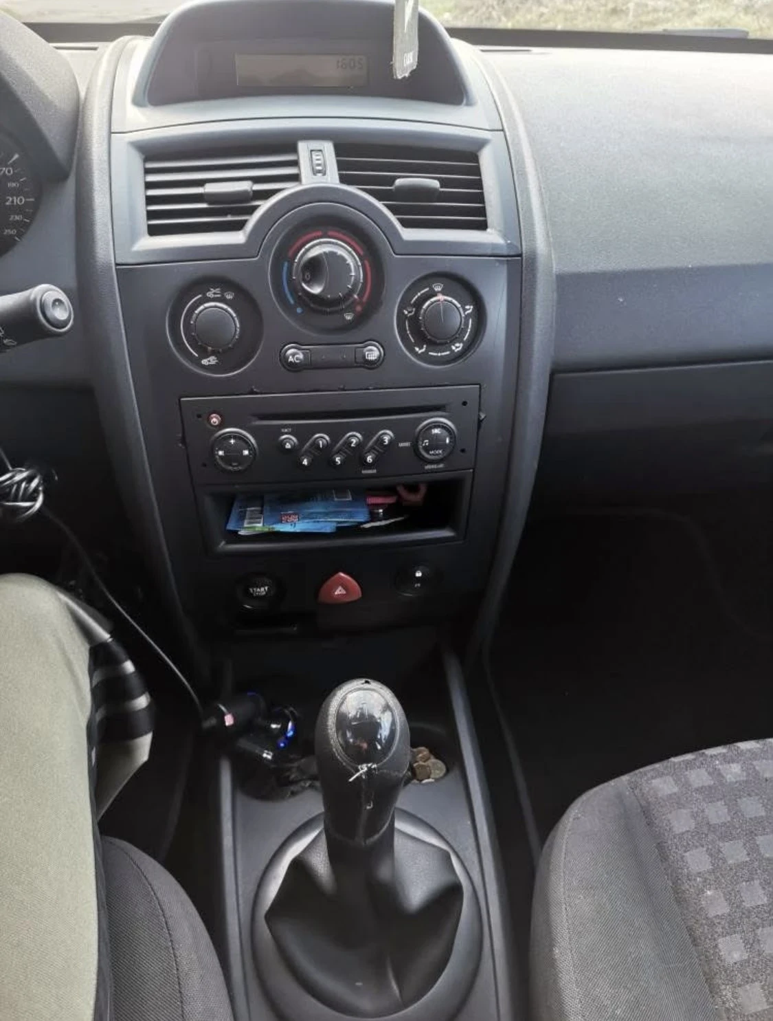 Renault Megane 1.4i - изображение 7