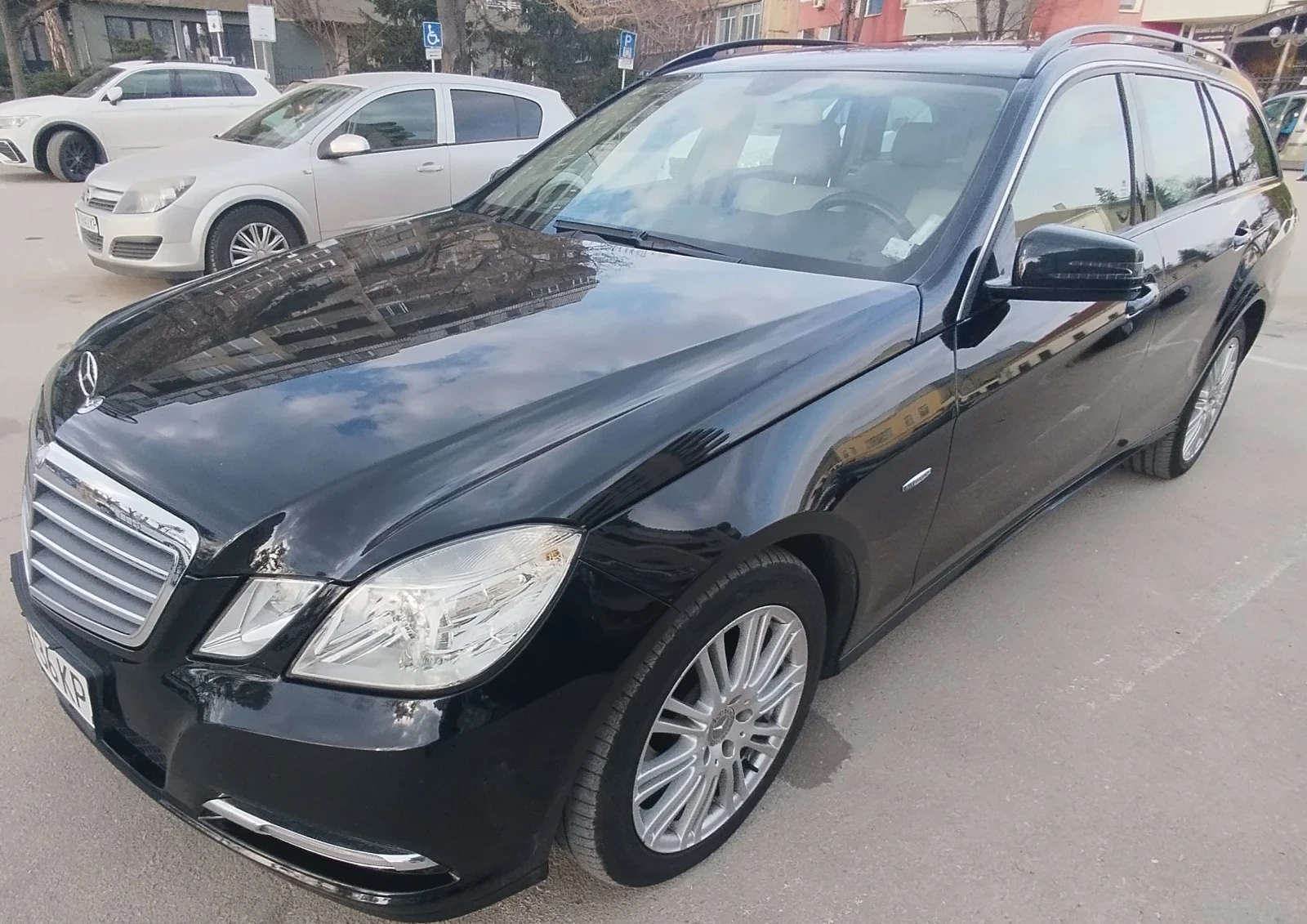 Mercedes-Benz E 250 4 MATIC, снимка 7 - Автомобили и джипове - 53878033