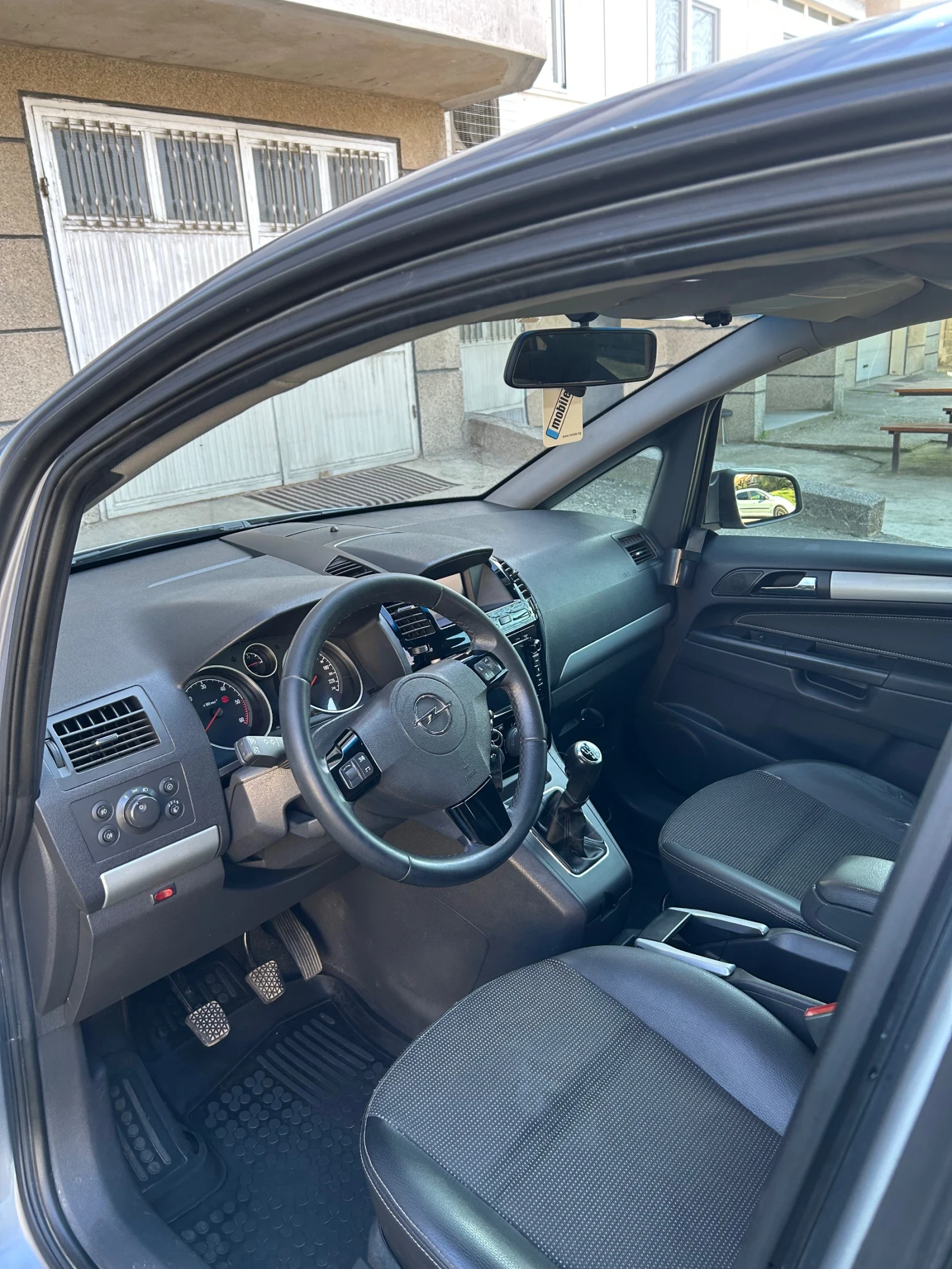 Opel Zafira Cosmo 1.9 CDTI, снимка 8 - Автомобили и джипове - 54247364