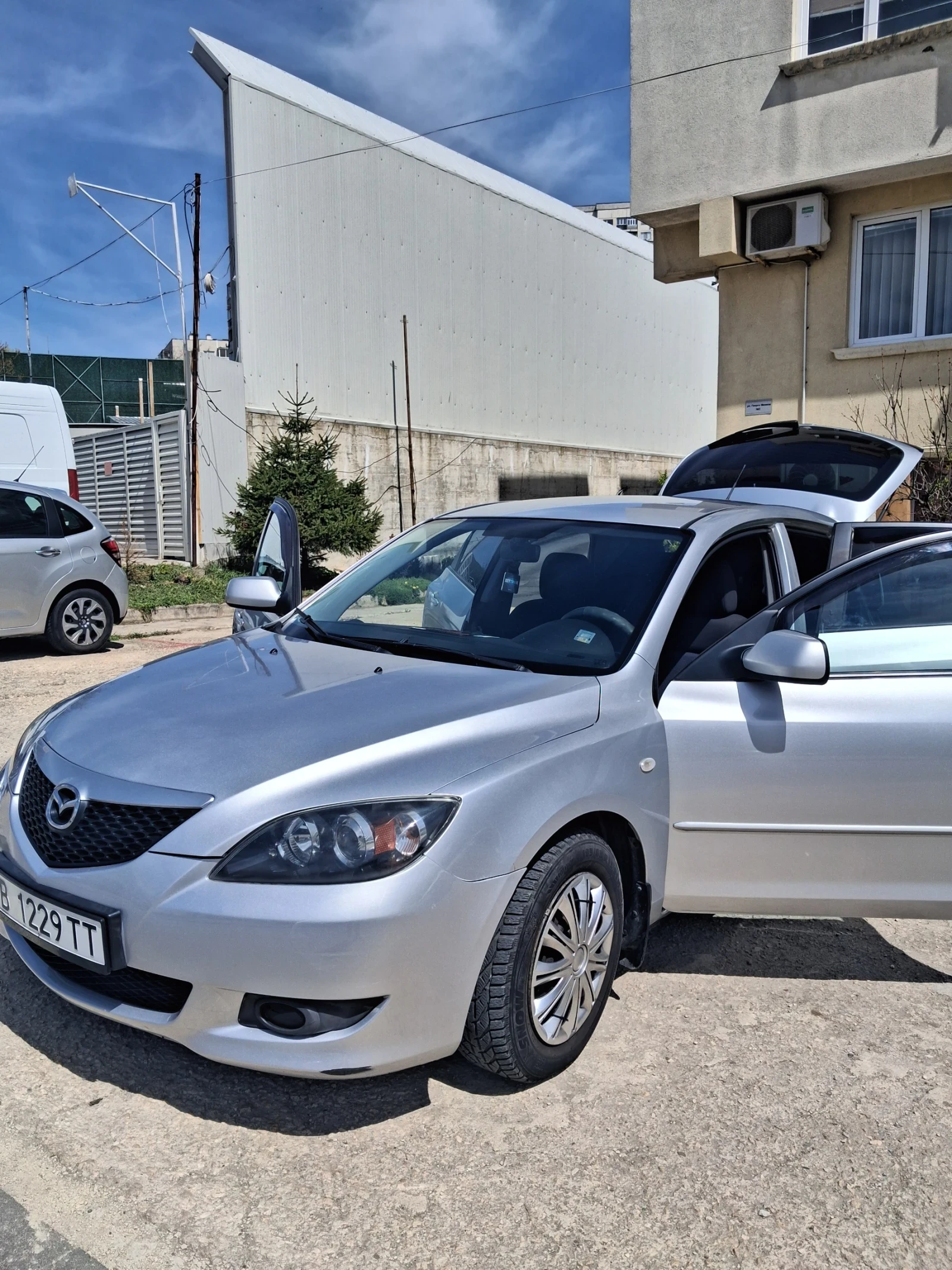 Mazda 3 1.6, снимка 12 - Автомобили и джипове - 54296263