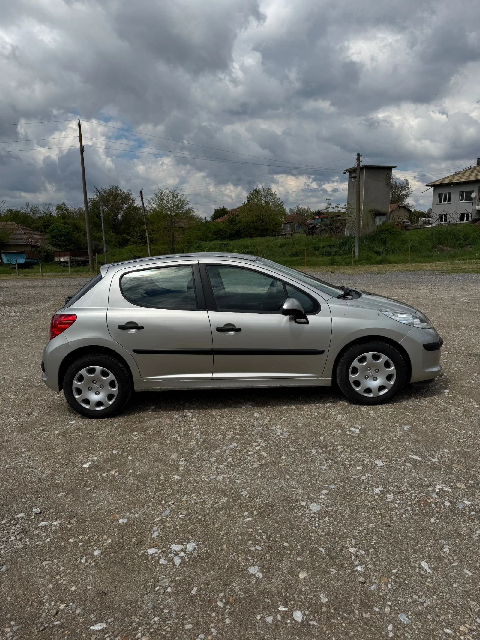 Peugeot 207, снимка 6 - Автомобили и джипове - 54403141