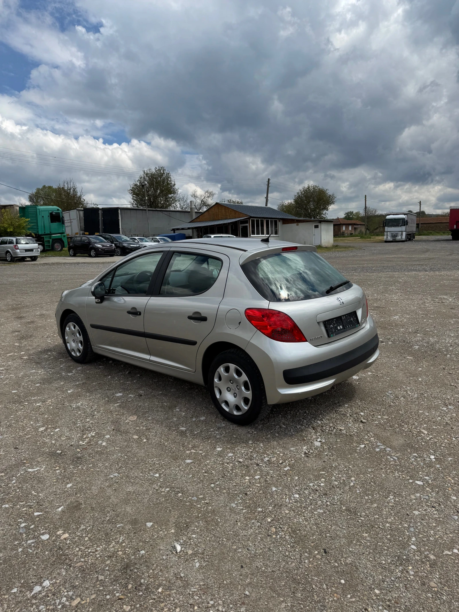 Peugeot 207, снимка 3 - Автомобили и джипове - 54403141